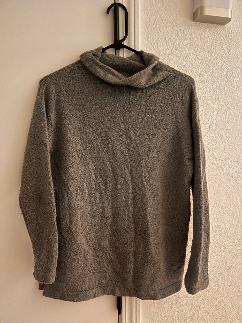 Unixex Gray Funnel Neck Sweater